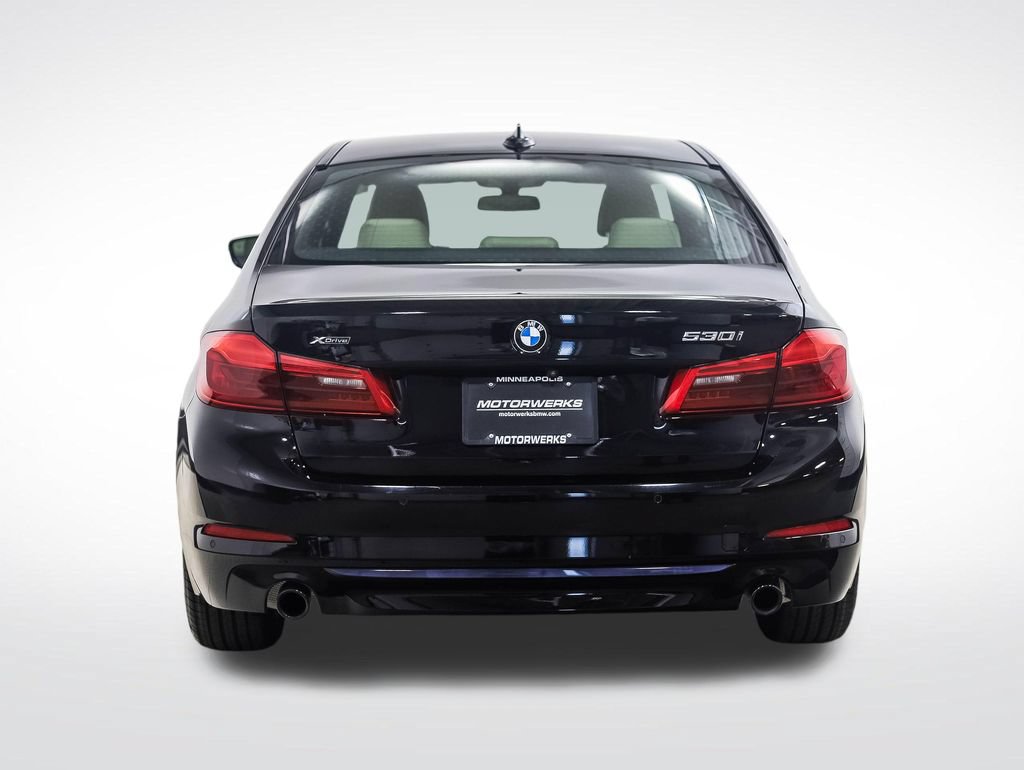 Used 2019 BMW 530i xDrive w/ Convenience Package AWD/4WD image 4
