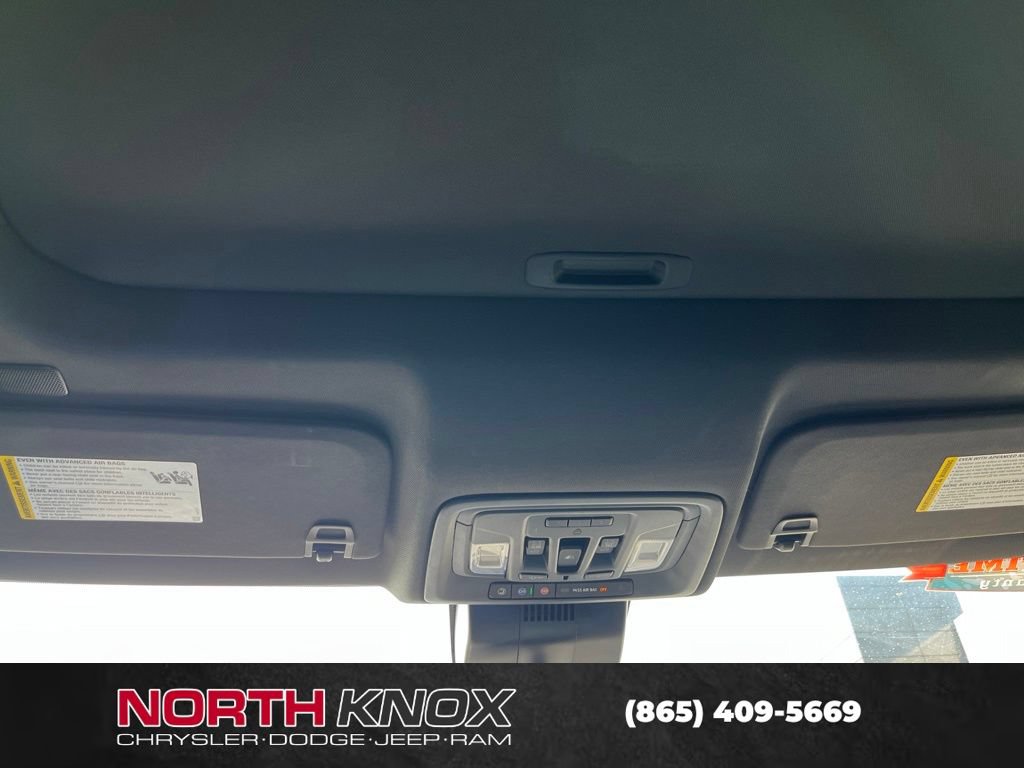 Used 2022 Chevrolet Silverado 1500 ZR2 w/ Technology Package AWD/4WD image 11