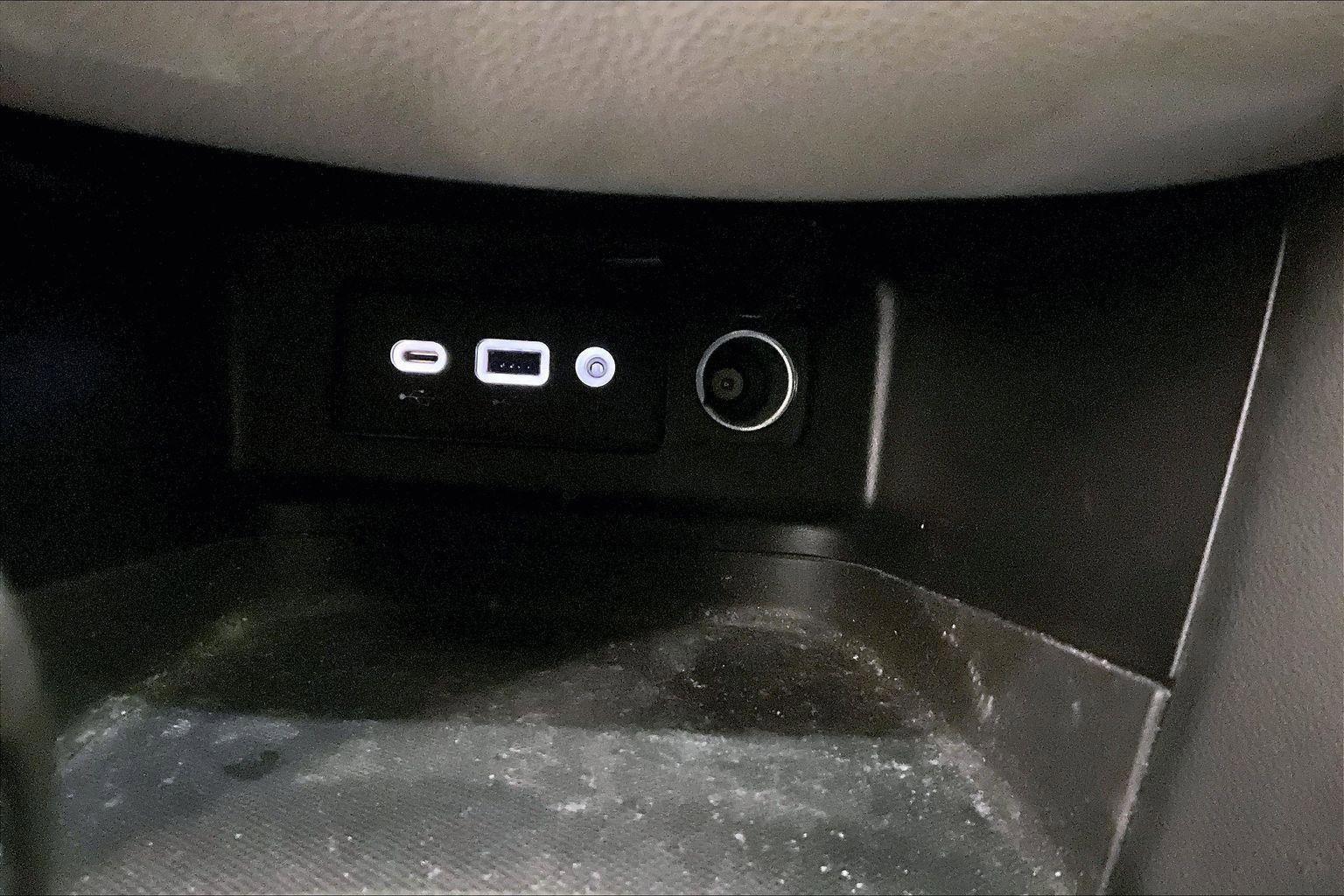 Used 2024 Chevrolet Equinox LS image 31