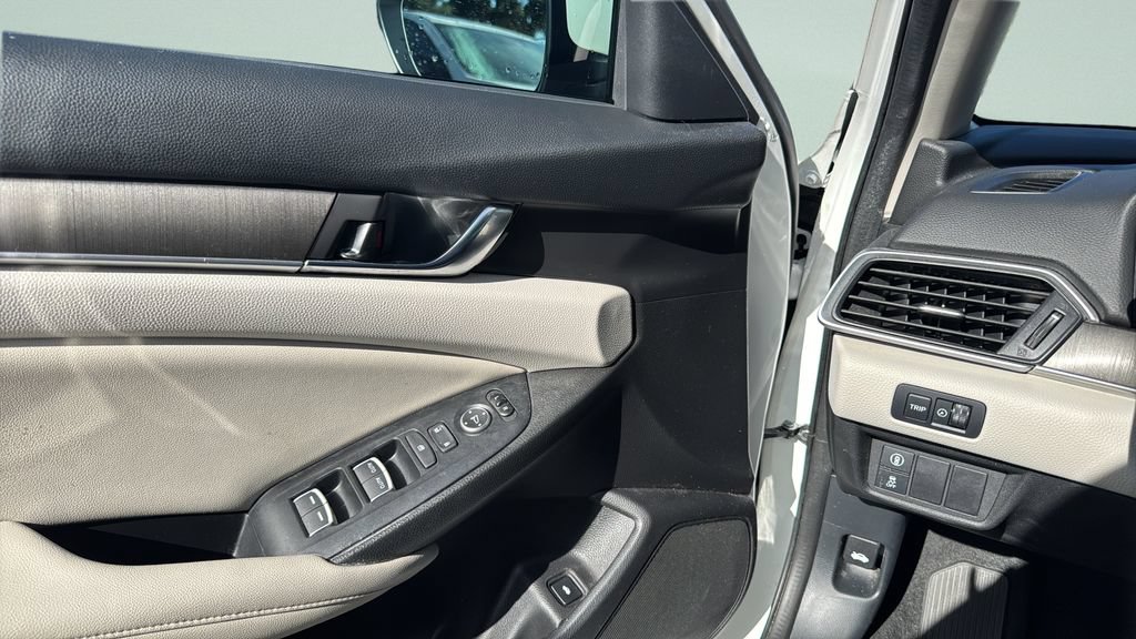 Used 2019 Honda Accord LX image 15