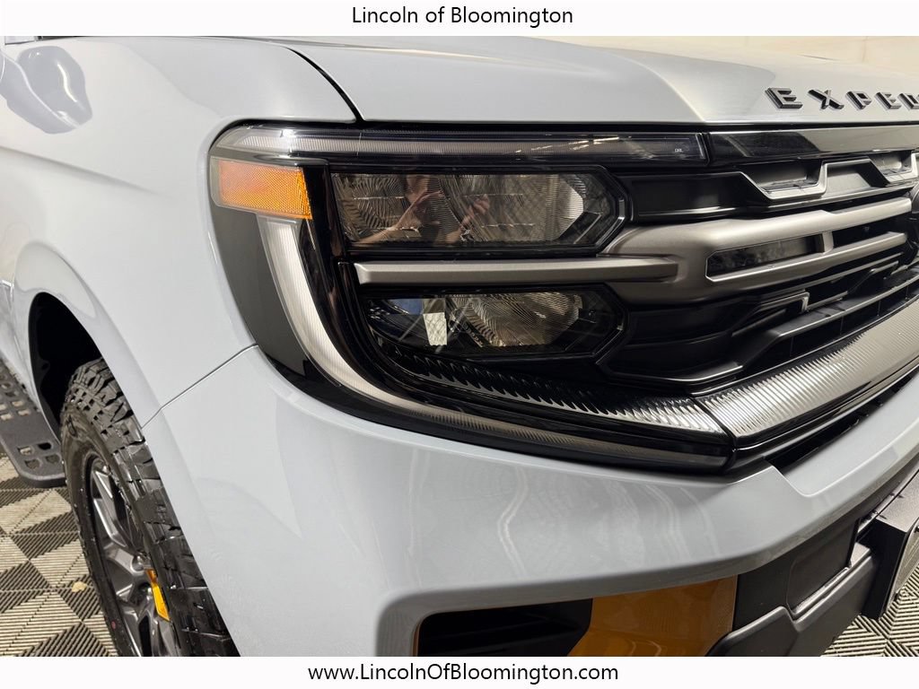 Used 2025 Ford Expedition Tremor AWD/4WD image 11
