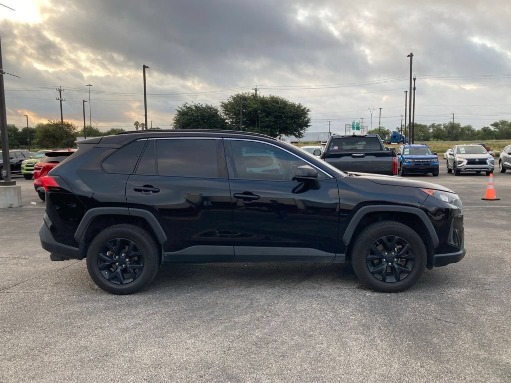 Certified 2021 Toyota RAV4 LE FWD image 3