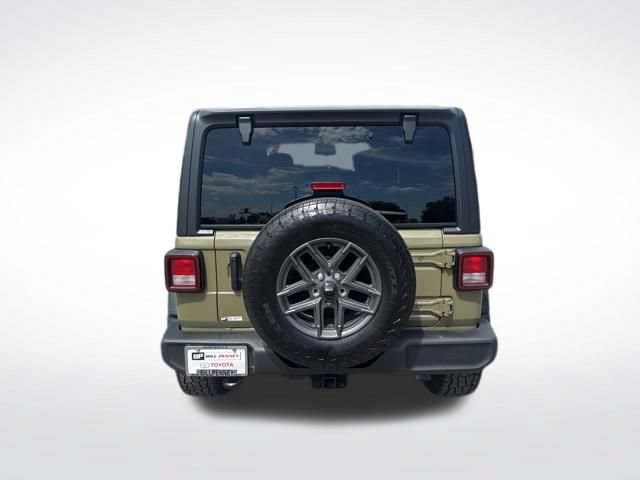 Used 2025 Jeep Wrangler Unlimited Sport AWD/4WD image 4