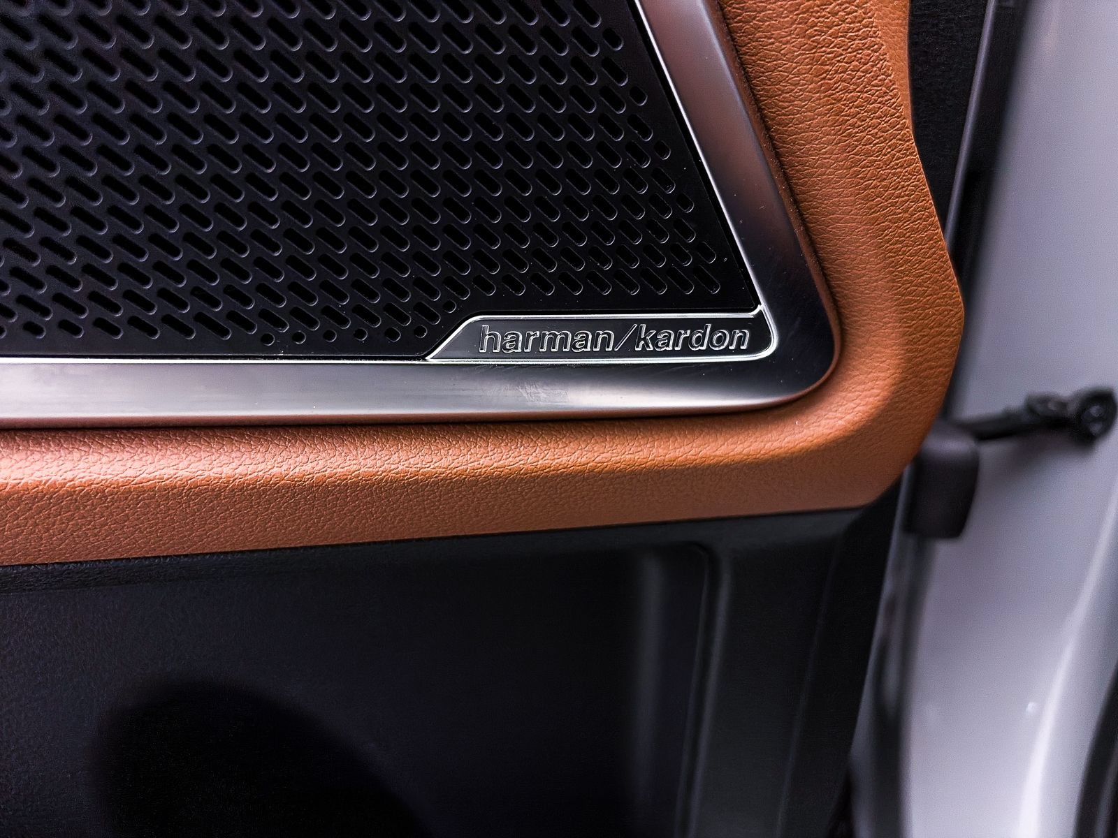 Certified 2025 Kia Telluride SX Prestige X-Pro AWD/4WD image 4