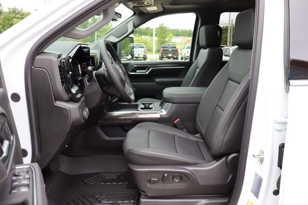 New 2025 Chevrolet Silverado 3500 LTZ w/ LTZ Premium Package image 15