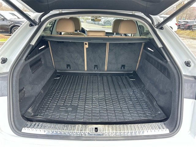 Used 2020 Audi Q8 Premium Plus w/ Premium Plus Package image 14