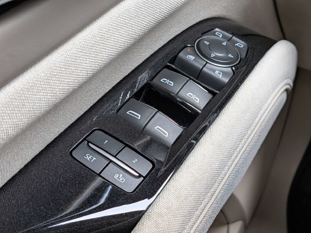Certified 2023 Cadillac Escalade Premium Luxury Platinum w/ LPO, Radiant Package AWD/4WD image 30