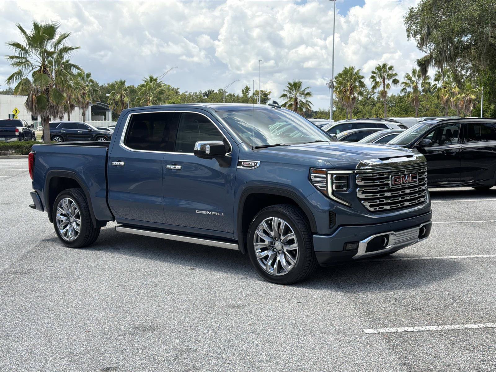 Used 2024 GMC Sierra 1500 Denali AWD/4WD image 2