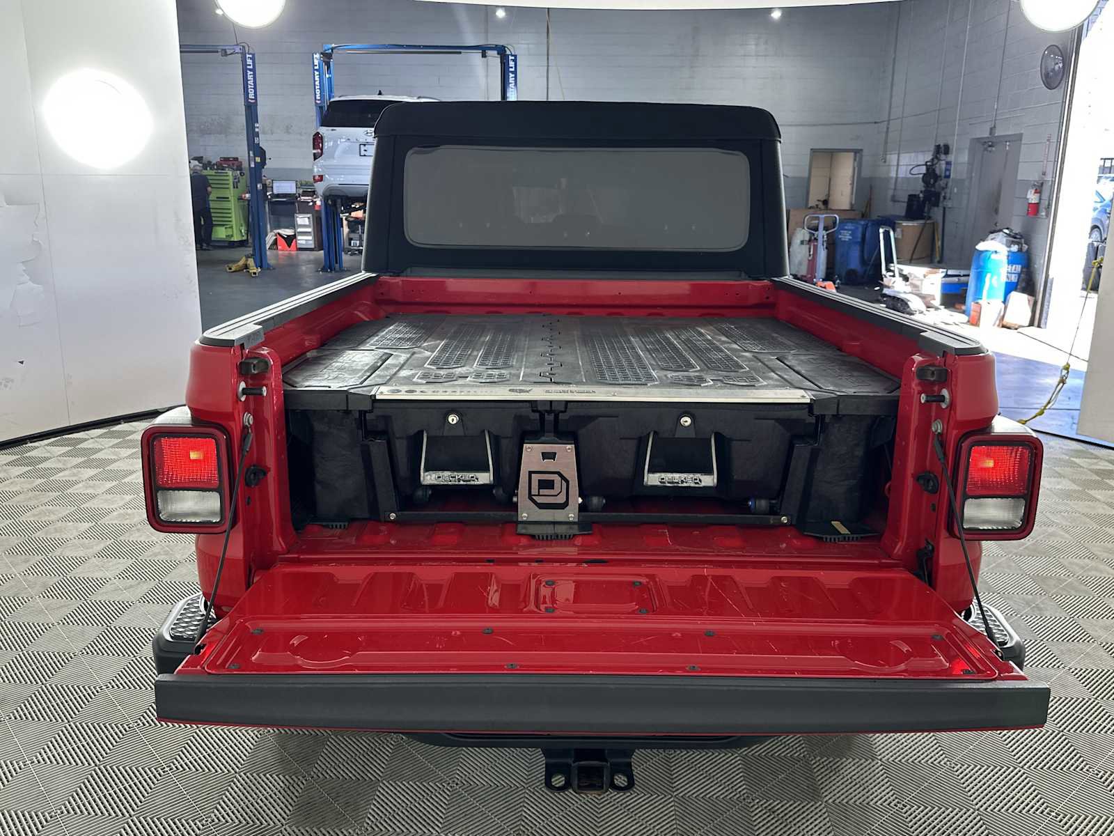 Used 2021 Jeep Gladiator Overland image 24