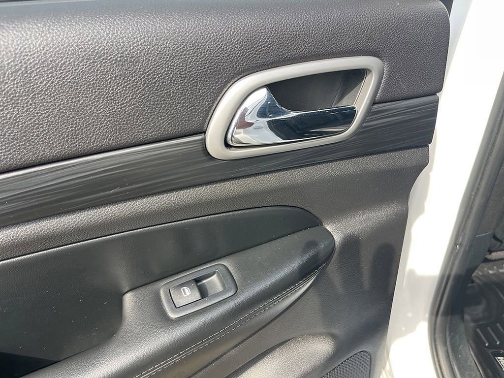 Used 2019 Jeep Grand Cherokee Altitude AWD/4WD image 42