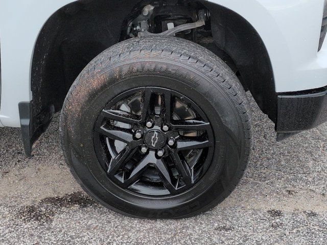 Used 2025 Chevrolet Silverado 1500 Custom Trail Boss AWD/4WD image 10