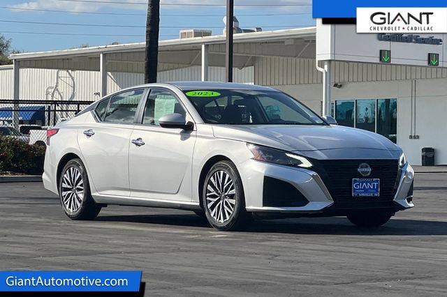 Used 2023 Nissan Altima 2.5 SV image 1