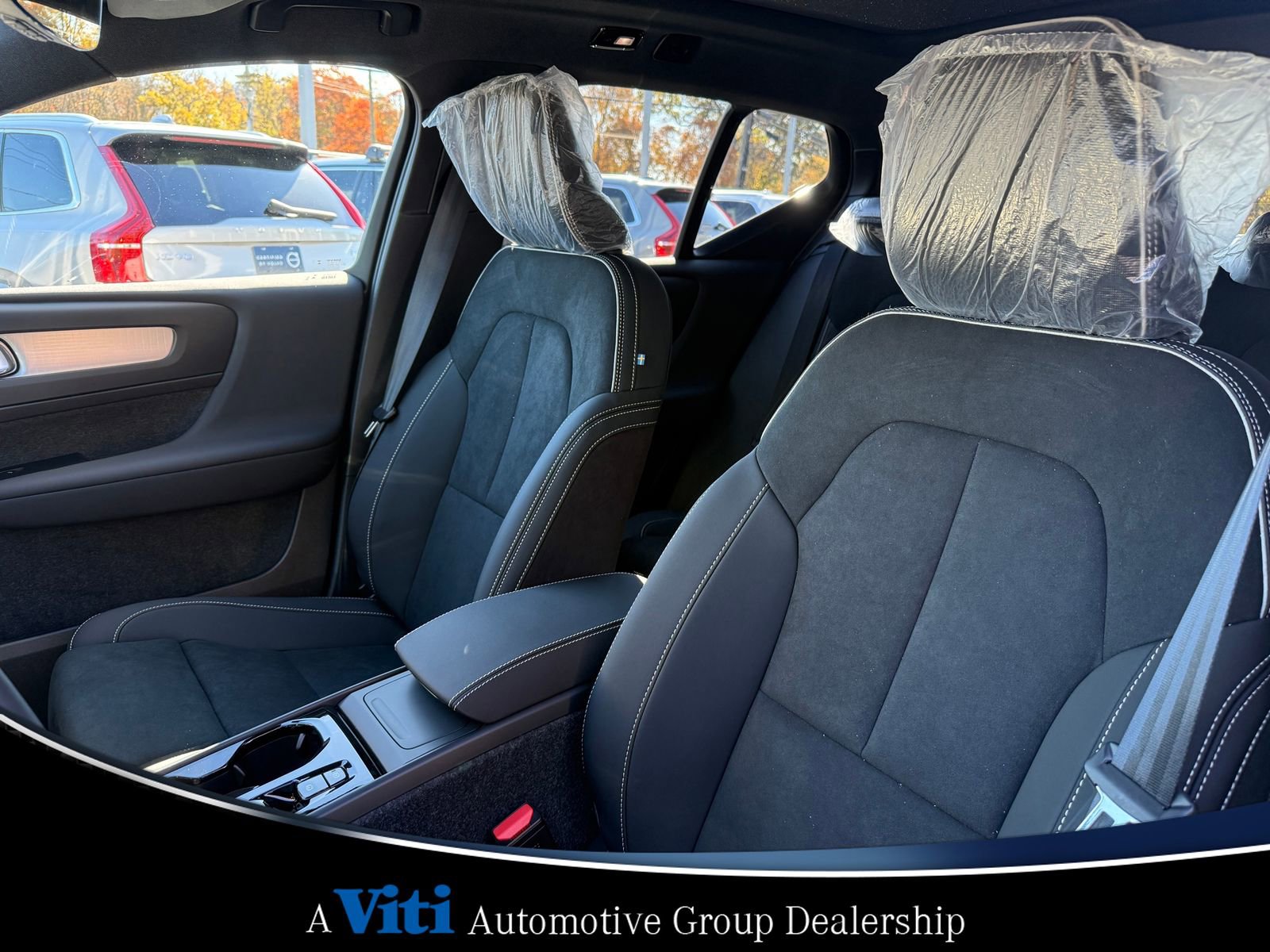 Used 2026 Volvo XC40 B5 Ultra w/ Protection Package Premier image 13