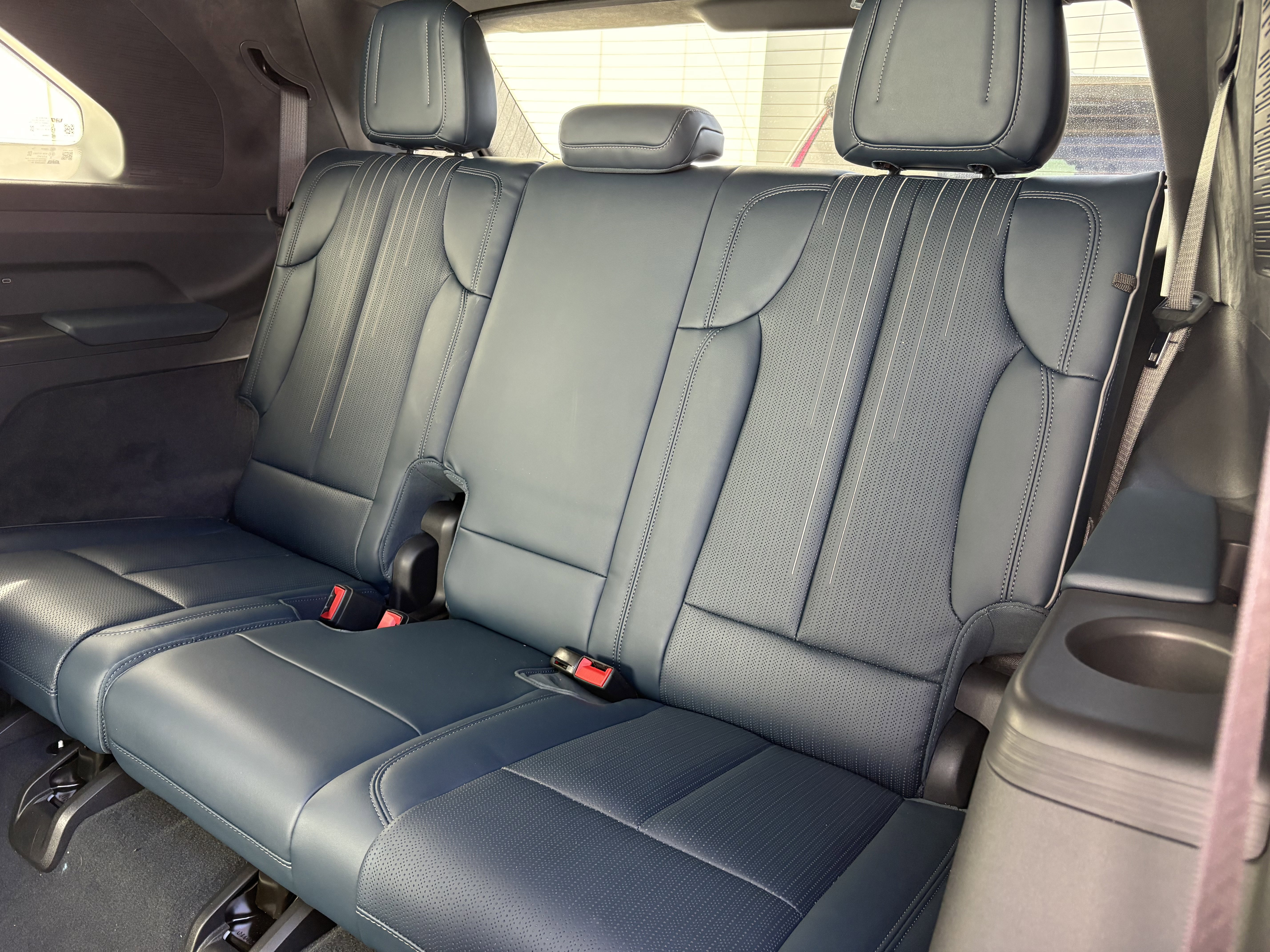 New 2025 Cadillac Escalade IQ Sport 2 w/ LPO, ONYX Package image 15