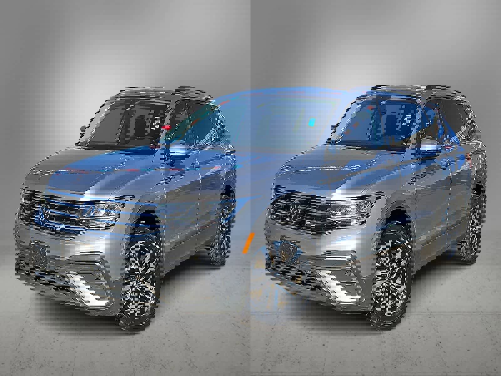 Used 2024 Volkswagen Tiguan S image 1