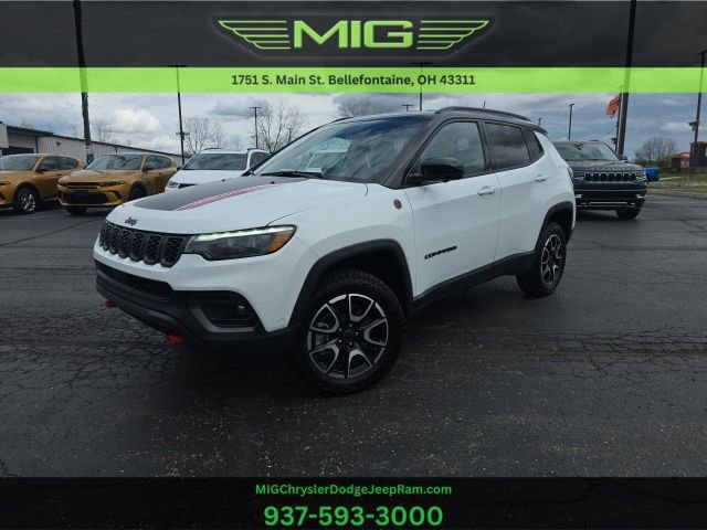 Used 2025 Jeep Compass Trailhawk w/ Trailhawk Elite Group AWD/4WD image 1