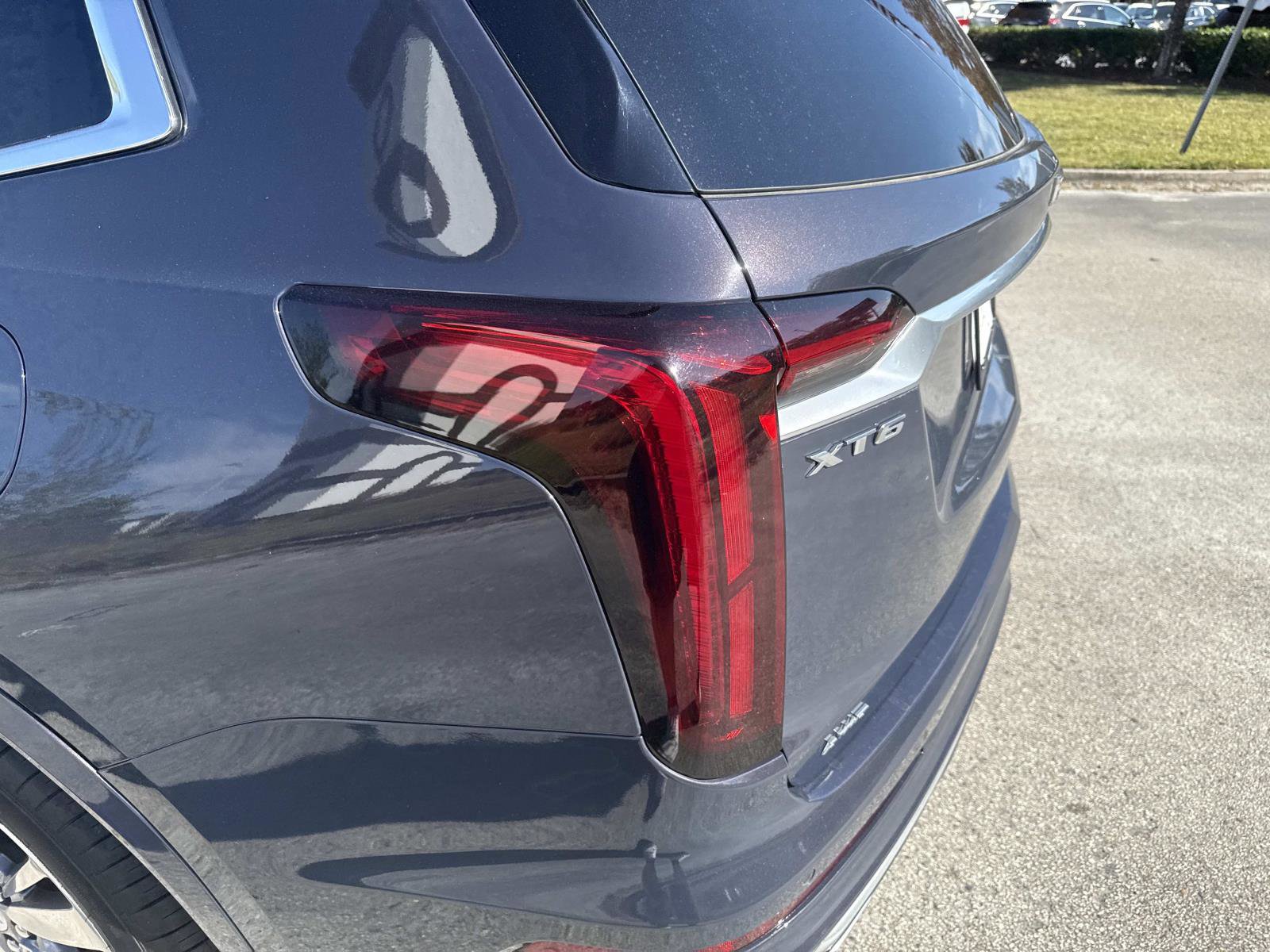 Used 2025 Cadillac XT6 Premium Luxury image 11