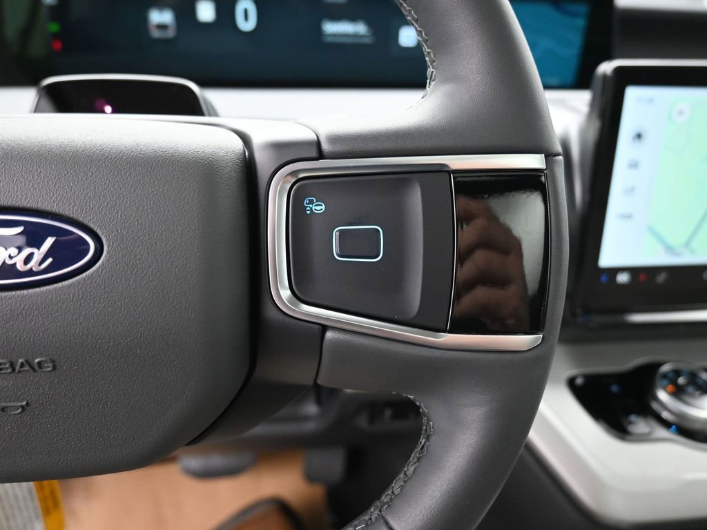 New 2025 Ford Expedition Active image 27