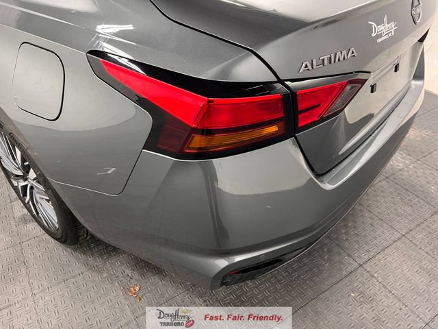 Used 2025 Nissan Altima 2.5 SV FWD image 14