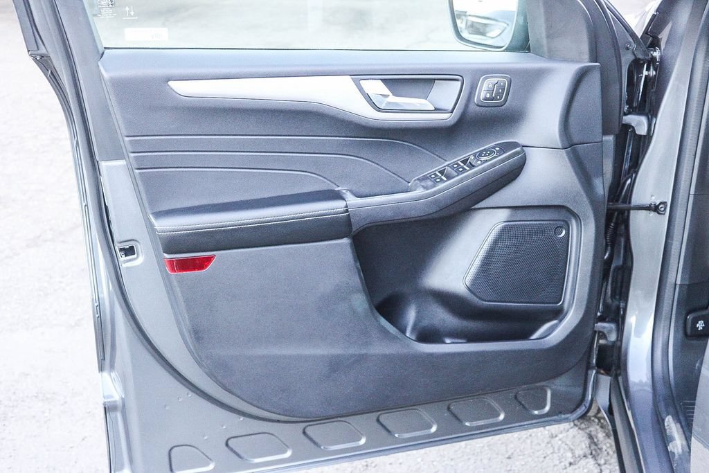 Used 2021 Ford Escape SEL w/ Technology Package FWD image 25