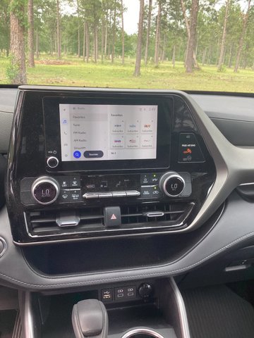 Used 2023 Toyota Highlander L image 13