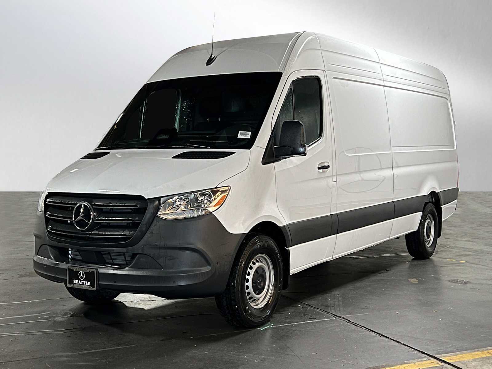 Used 2025 Mercedes-Benz Sprinter 2500 image 7