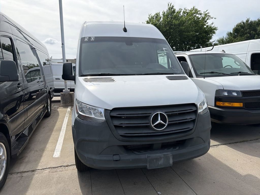 Used 2023 Mercedes-Benz Sprinter 2500 image 1