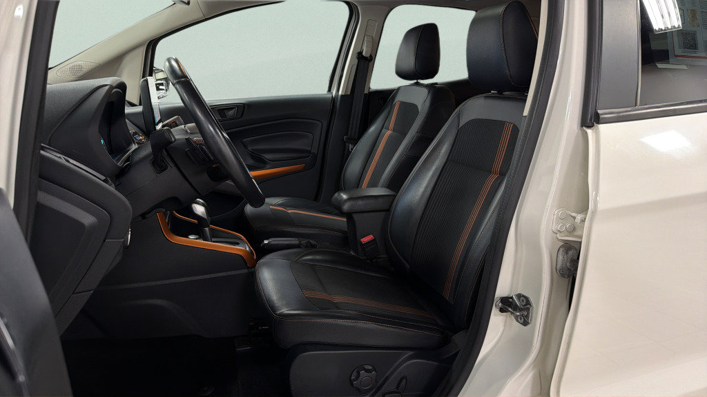 Used 2018 Ford EcoSport SES w/ SES Cold Weather Package AWD/4WD image 17