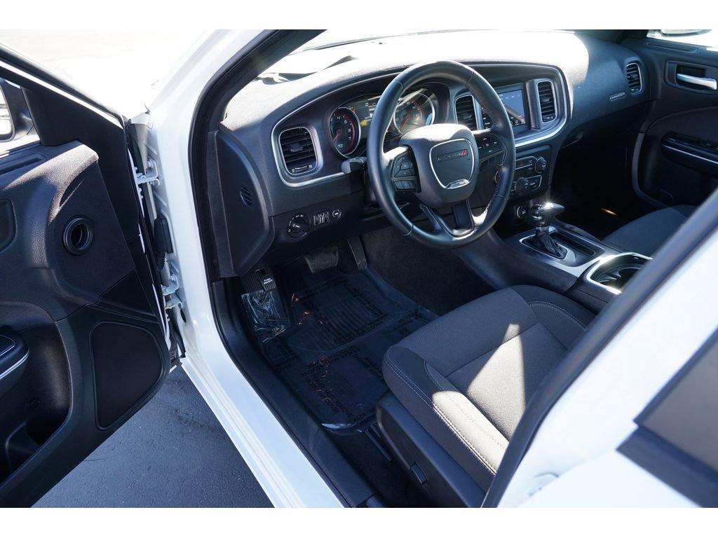 Used 2018 Dodge Charger SXT RWD image 13