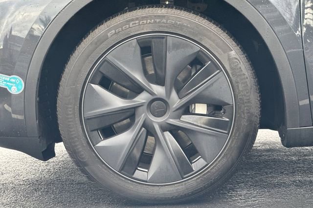 Used 2025 Tesla Model Y Long Range image 33