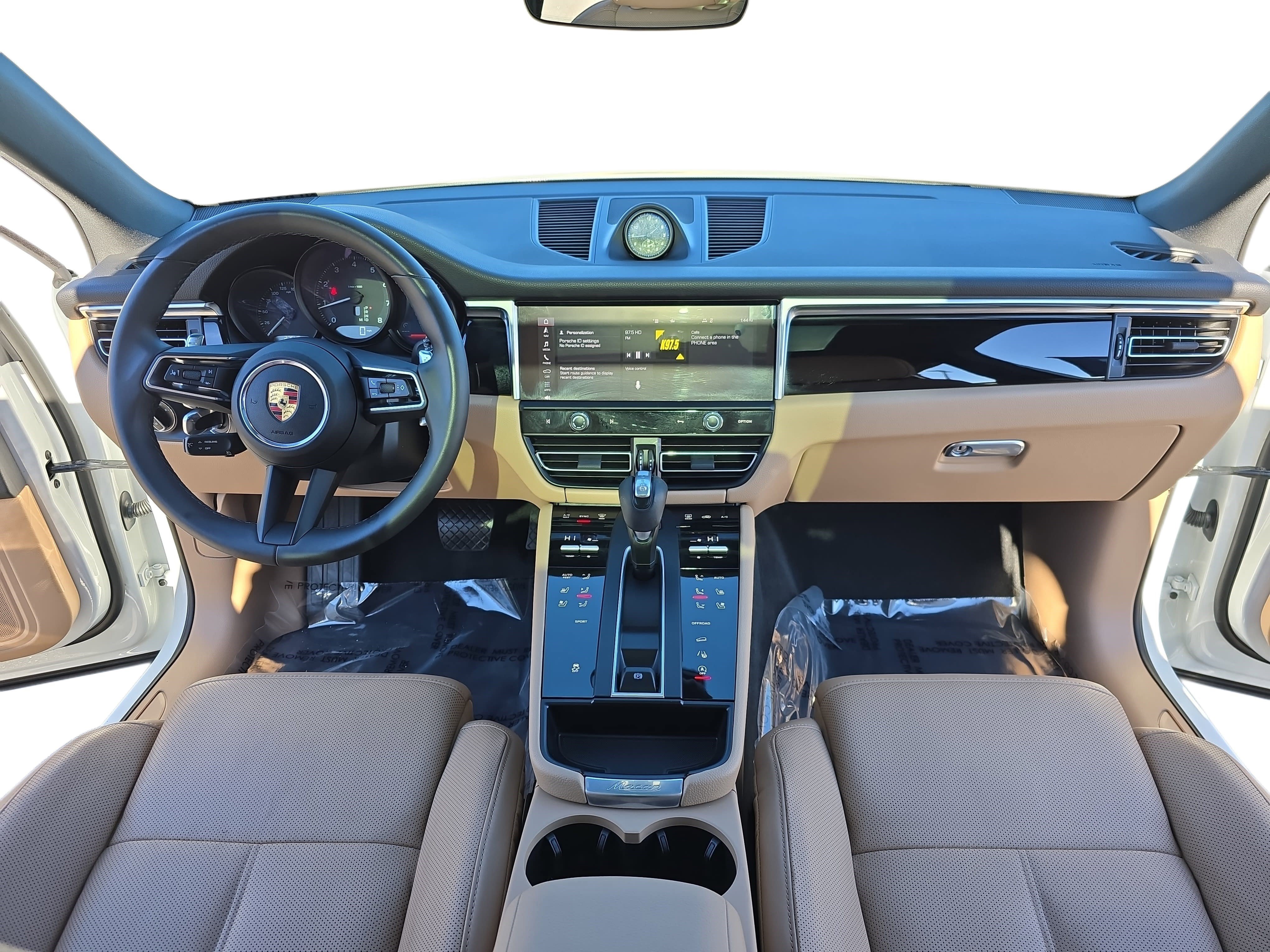 Used 2022 Porsche Macan Base image 9