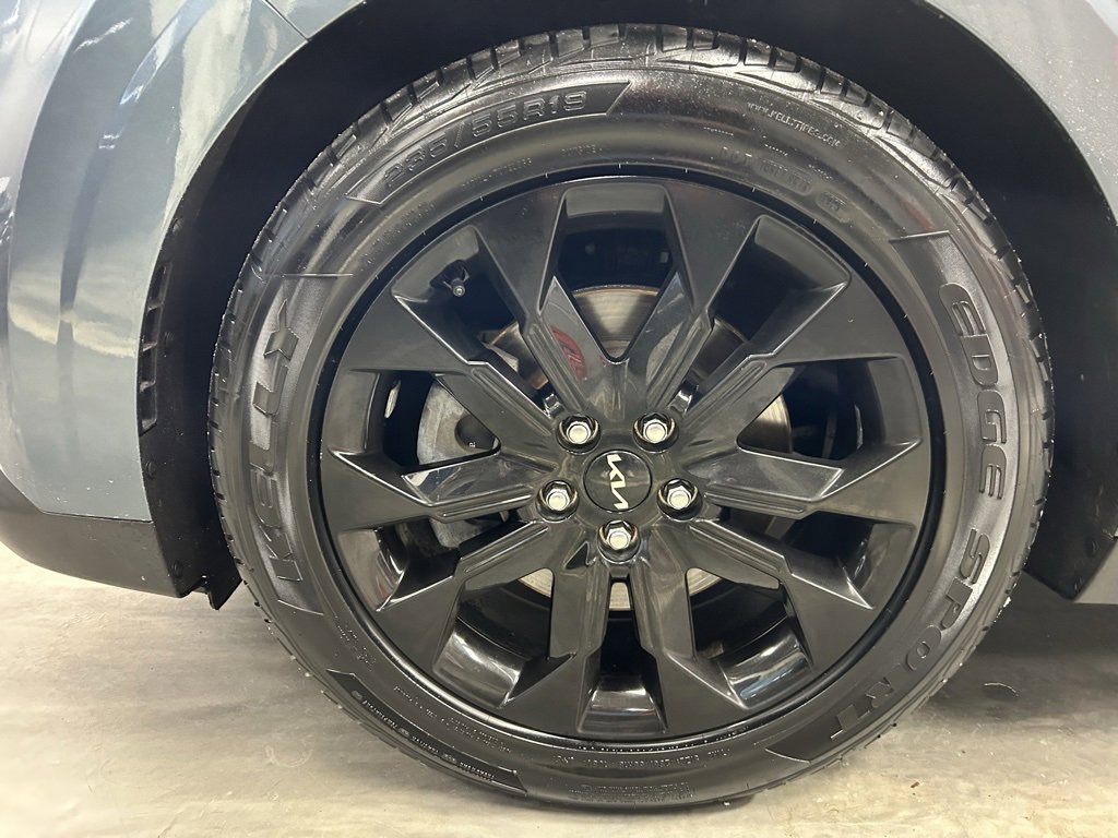 Used 2022 Kia Carnival SX Prestige image 23