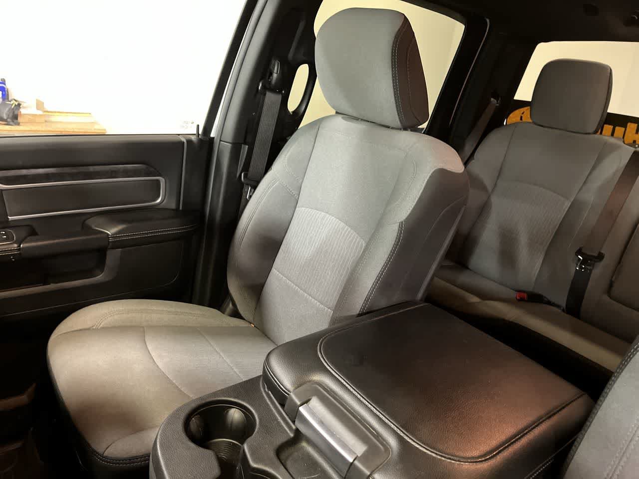 Used 2024 RAM 3500 Big Horn AWD/4WD image 25