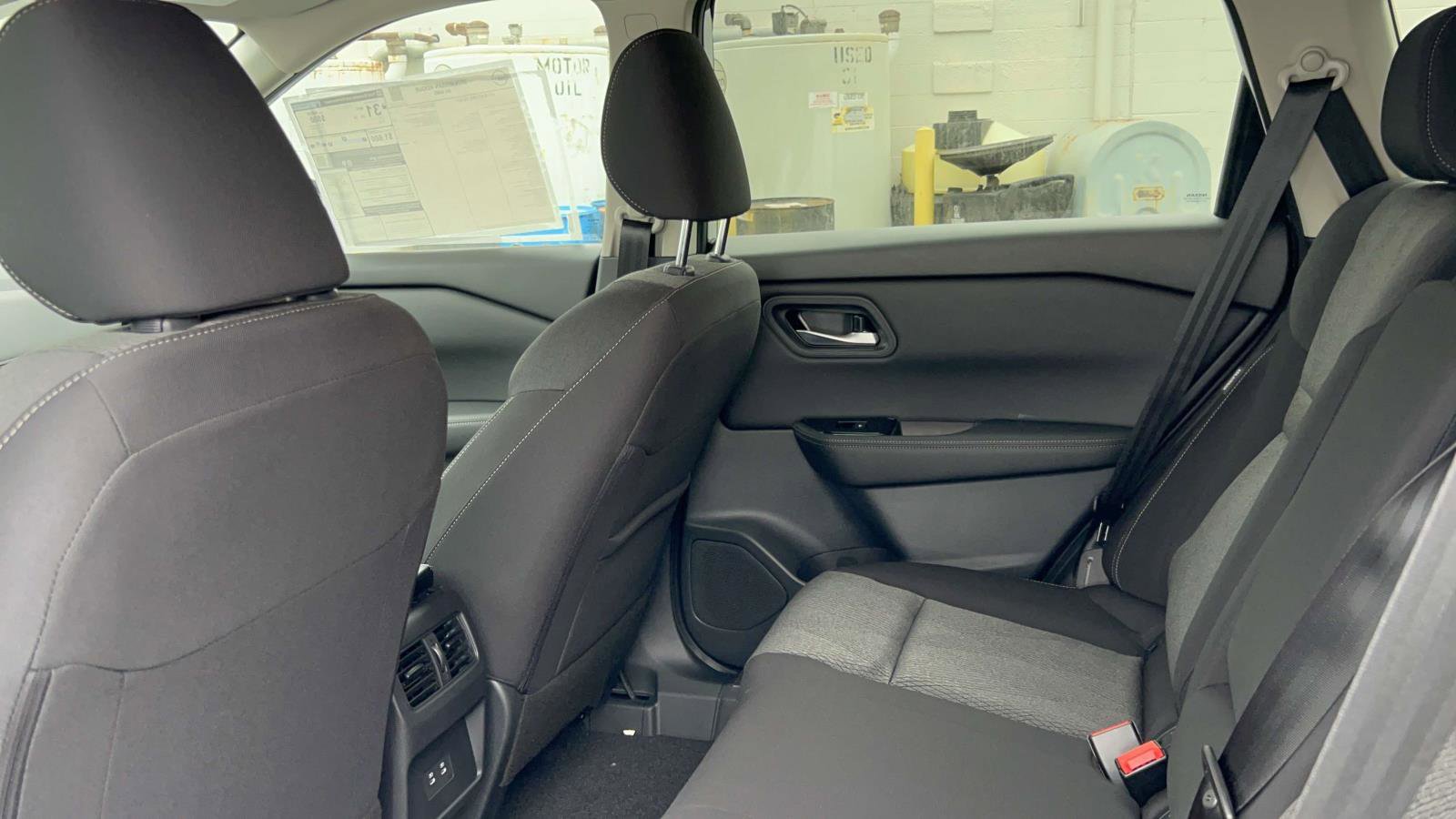 Used 2026 Nissan Rogue SV image 34