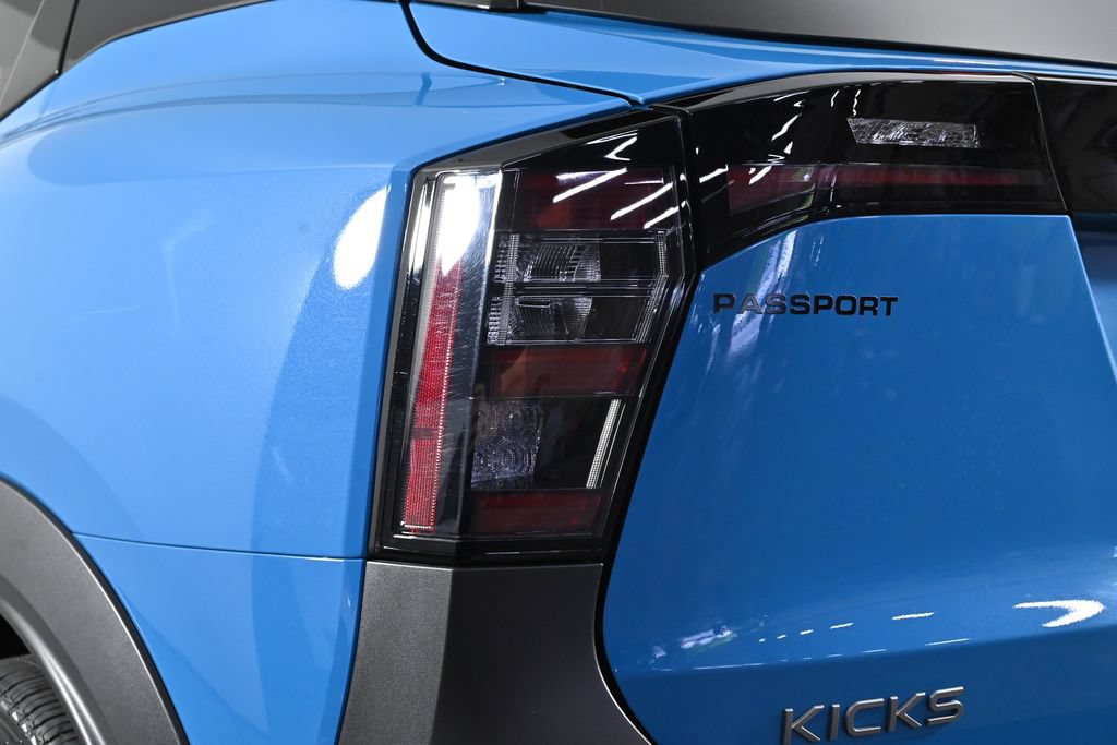 Certified 2025 Nissan Kicks SR AWD/4WD image 9