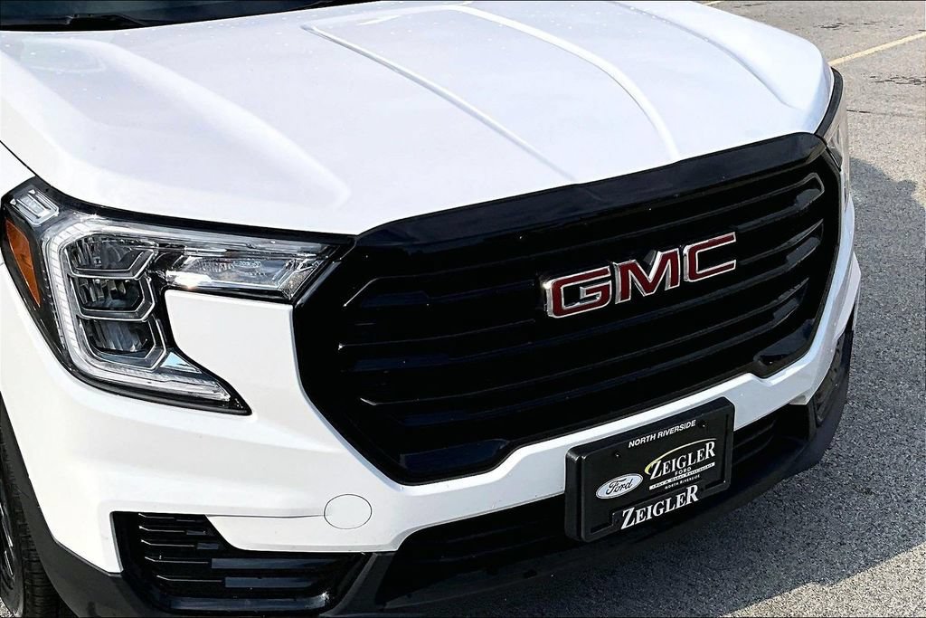 Used 2024 GMC Terrain SLE w/ Elevation Edition FWD image 29