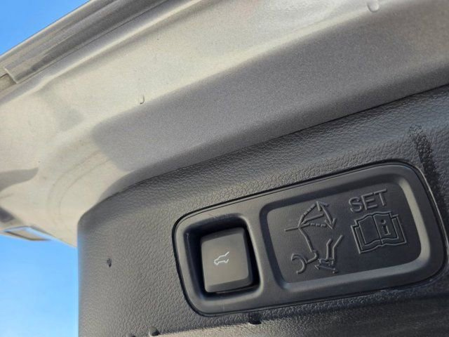 Used 2022 Ford Expedition Limited image 48