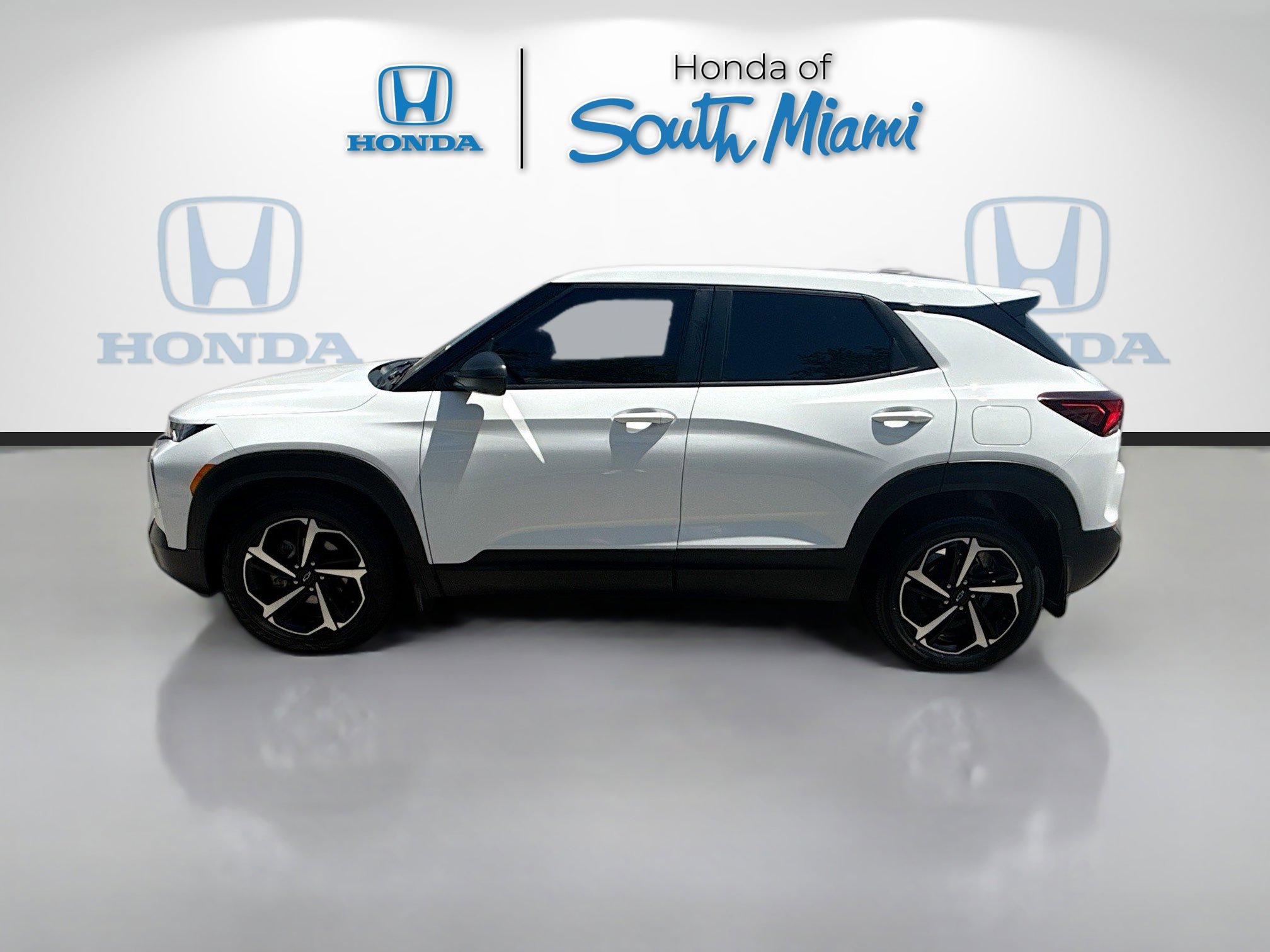 Used 2022 Chevrolet TrailBlazer LS FWD image 4