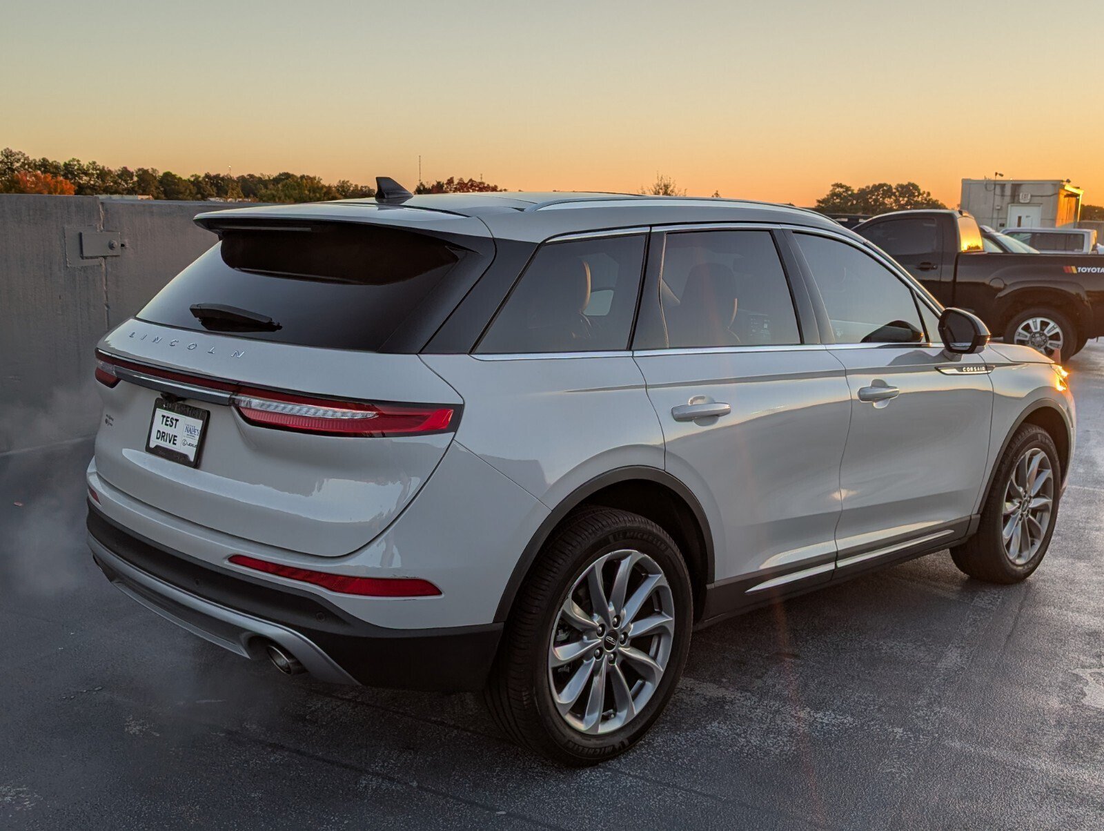 Used 2022 Lincoln Corsair FWD w/ Premium Package image 5