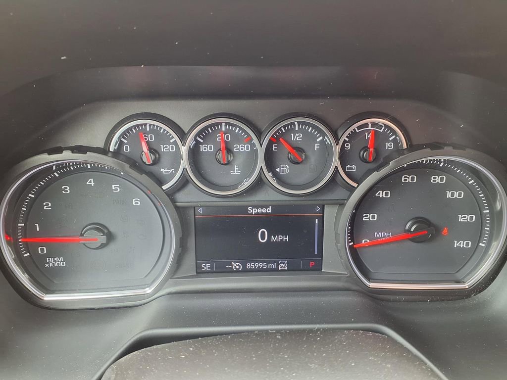 Used 2021 Chevrolet Suburban RST AWD/4WD image 21