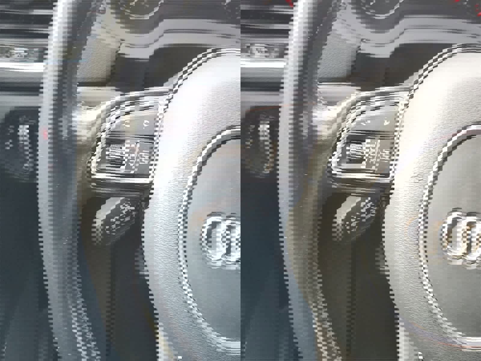 Used 2017 Audi Q3 2.0T Premium Plus w/ Premium Plus Package image 27