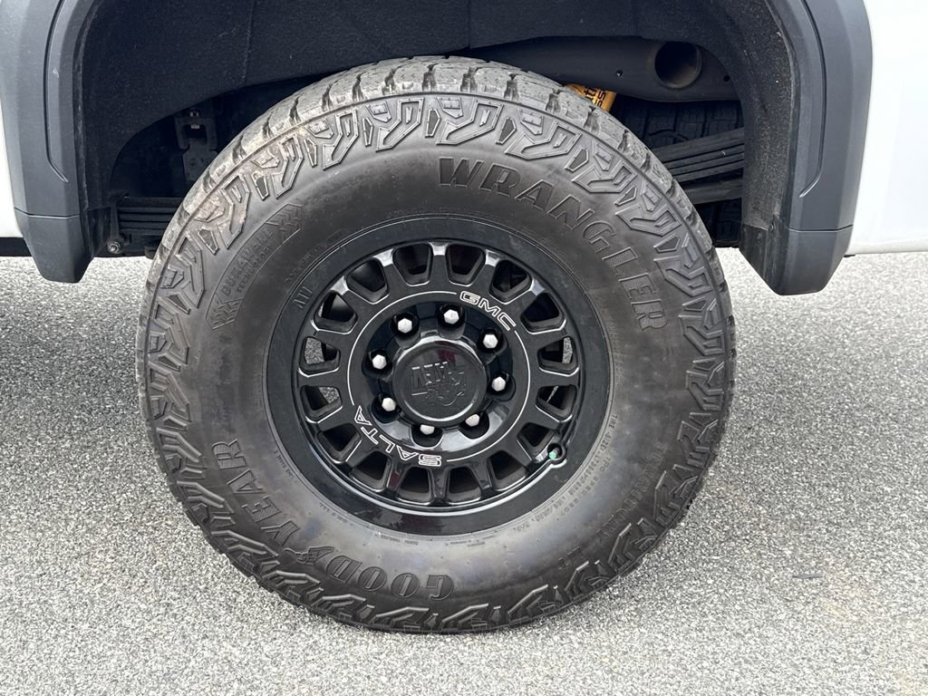 Certified 2024 GMC Sierra 2500 AT4X w/ AT4X AEV Edition image 20