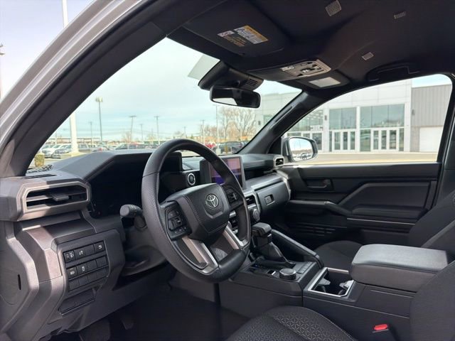 Used 2025 Toyota 4Runner SR5 RWD image 17