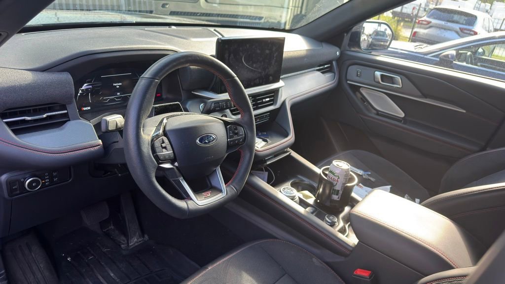 Used 2025 Ford Explorer ST w/ Sun And Sound Package AWD/4WD image 9