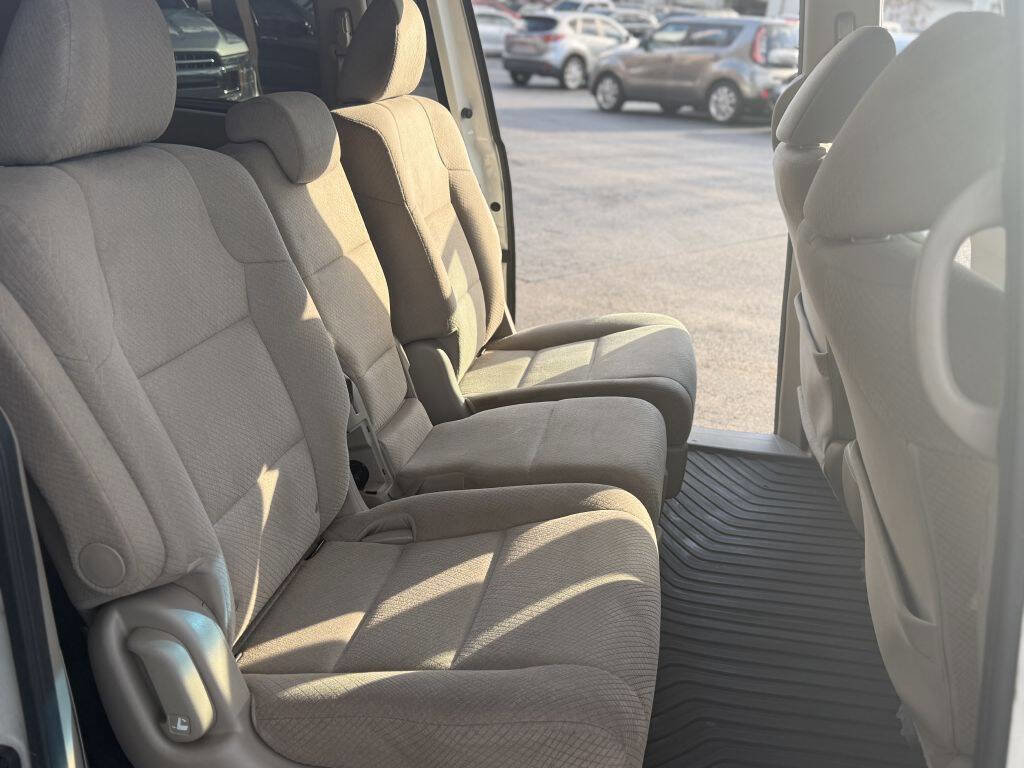 Used 2016 Honda Odyssey SE image 11