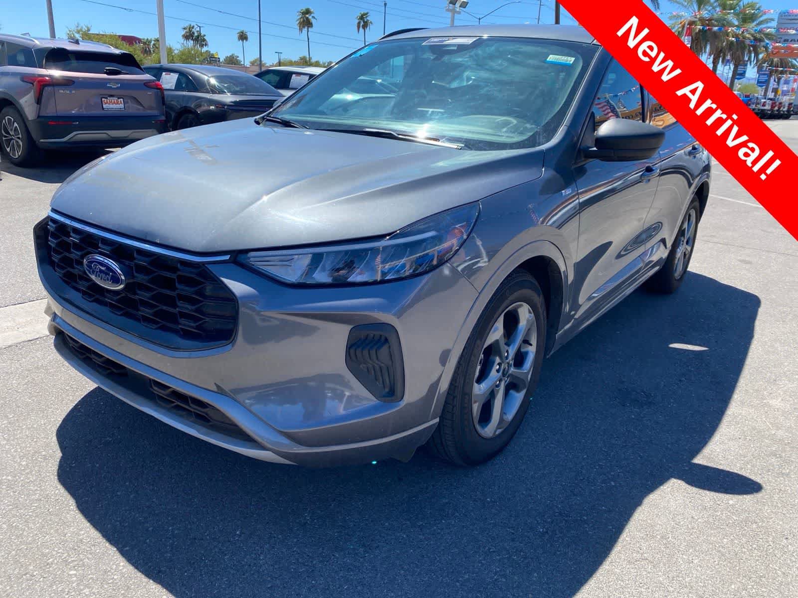 Used 2023 Ford Escape ST-Line w/ Cold Weather Package FWD image 1