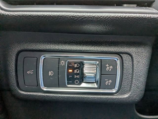 Used 2020 Lincoln Corsair Reserve w/ Equipment Group 201A image 29