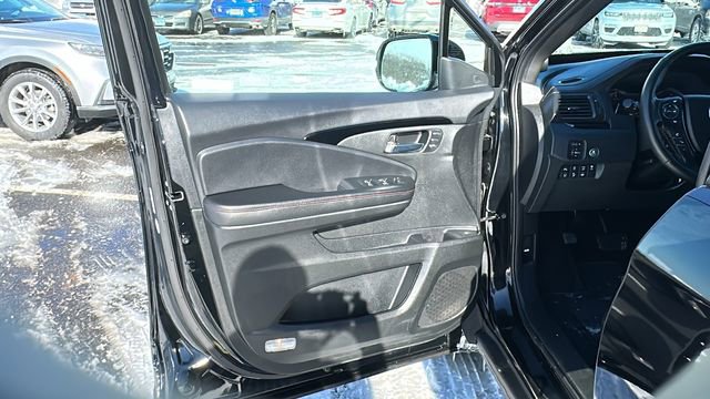 Used 2023 Honda Ridgeline Black Edition image 8