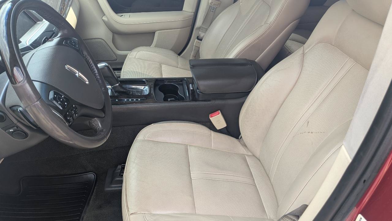 Used 2013 Lincoln MKS FWD image 9