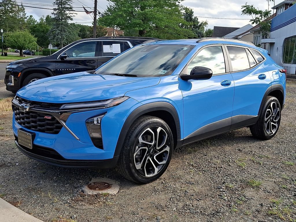 Certified 2024 Chevrolet Trax RS w/ Sunroof Package FWD image 3